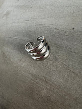 Load image into Gallery viewer, Muse Ring
