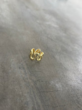 Load image into Gallery viewer, Curvy Ring
