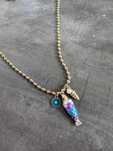 Load image into Gallery viewer, Lucky Catch Necklace
