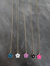Load image into Gallery viewer, Flower Power Necklace
