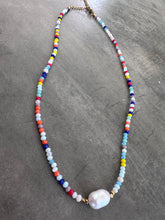 Load image into Gallery viewer, Multicolor Pearl Choker
